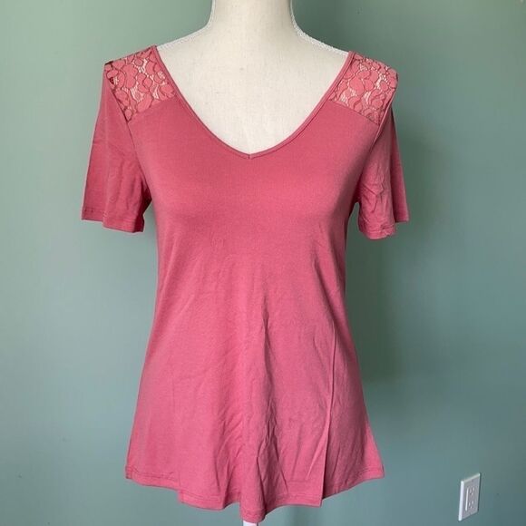 RICKI'S Lace Trim Double-V Tee Size Extra Small - Picture 3 of 11